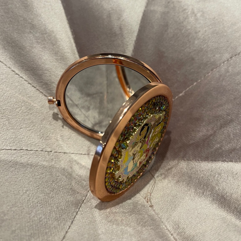 Princes Rose Gold compact mirror - Picture 2 of 5